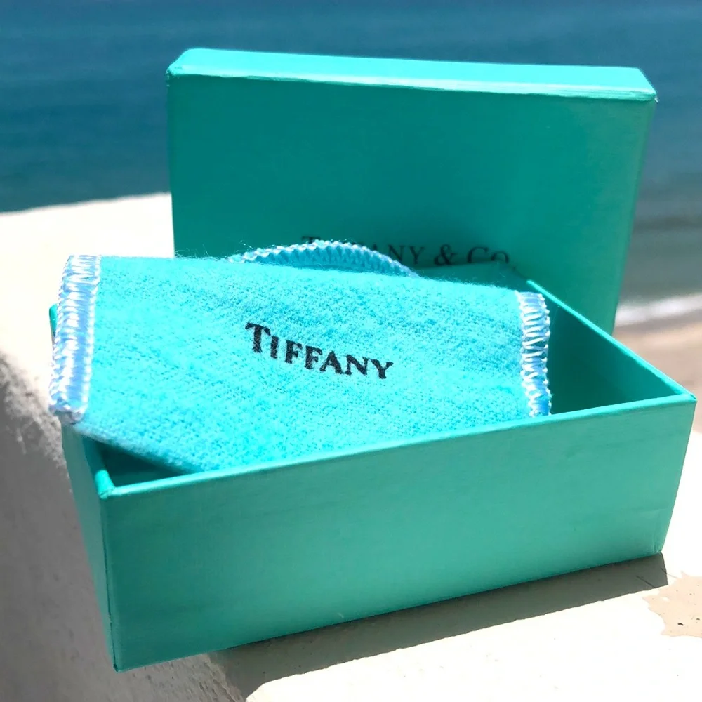 TIFFANY & CO. Small gift box